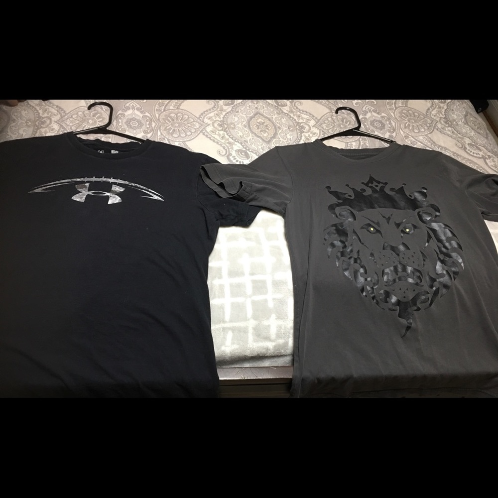 ‼️SOLD‼️(2) Men’s Under Armour & Nike T-shirts